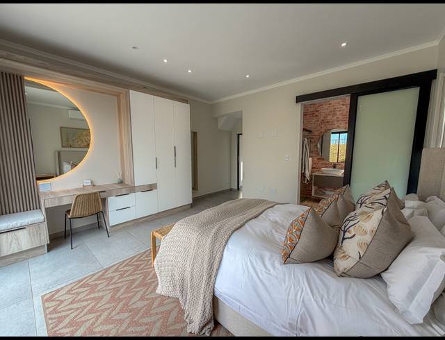 5 BEDROOM FREEHOLD FOR SALE IN MIDSTREAM HEIGHTS